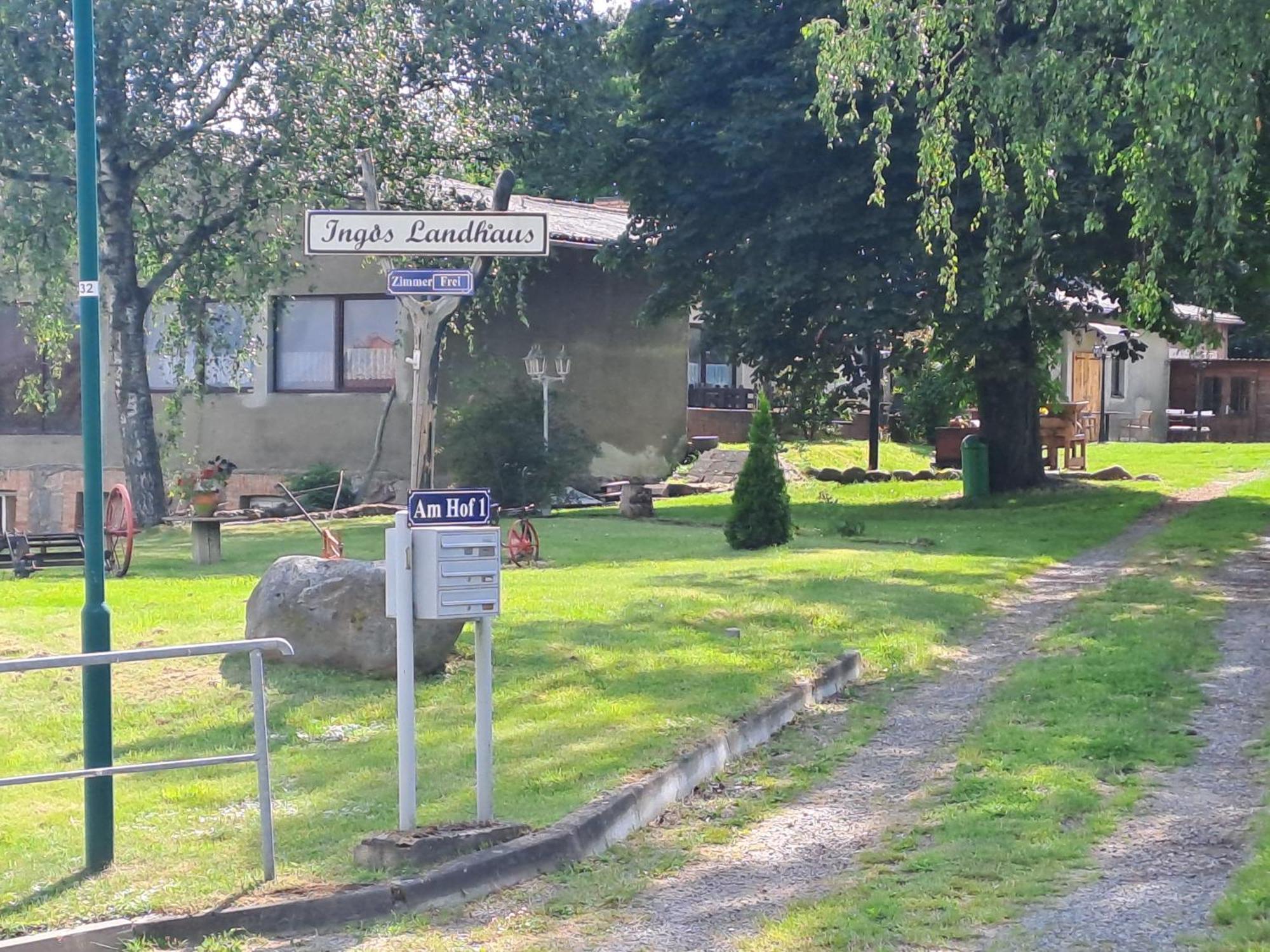 Ingos Landhaus Schöneberg Exteriör bild
